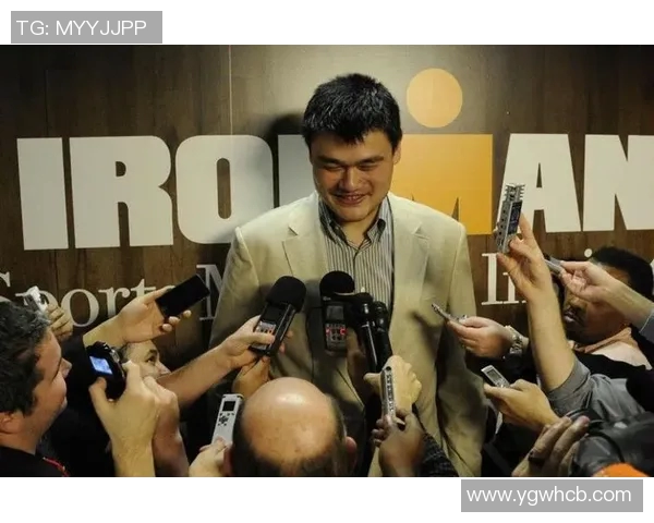 姚明最新高清近照展现风采与魅力引发网友热议